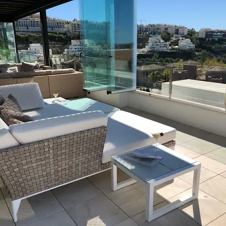 Flamingos Tee 6 * אסטפונה