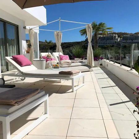 Flamingos Tee 6 * אסטפונה