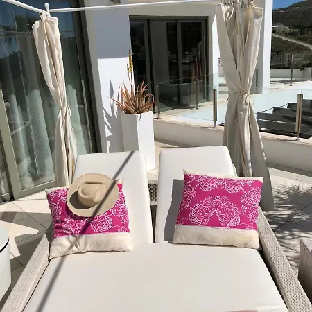 아파트 Flamingos Tee 6 에스테포나