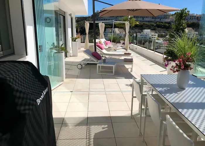 Flamingos Tee 6 Apartment