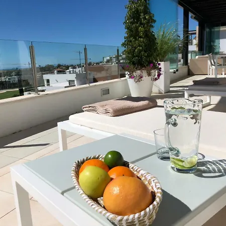 Flamingos Tee 6 Apartment Estepona