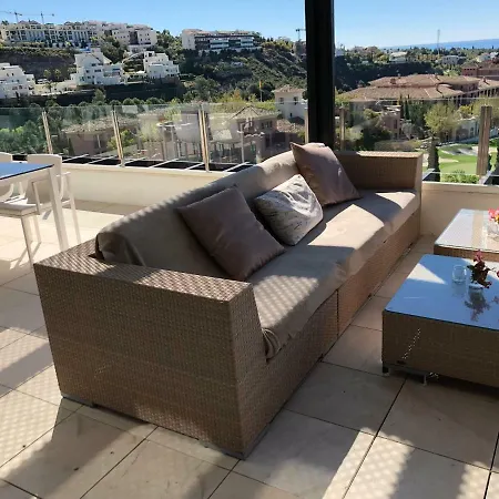 Flamingos Tee 6 Apartment