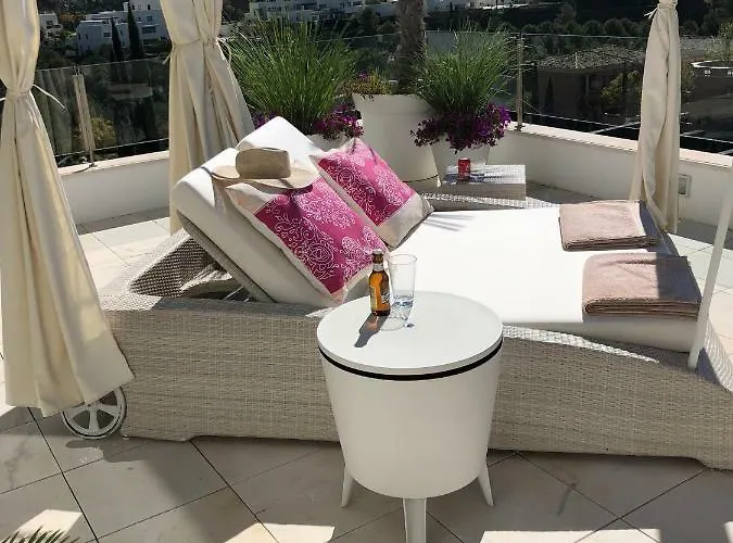 Flamingos Tee 6 Apartment Estepona