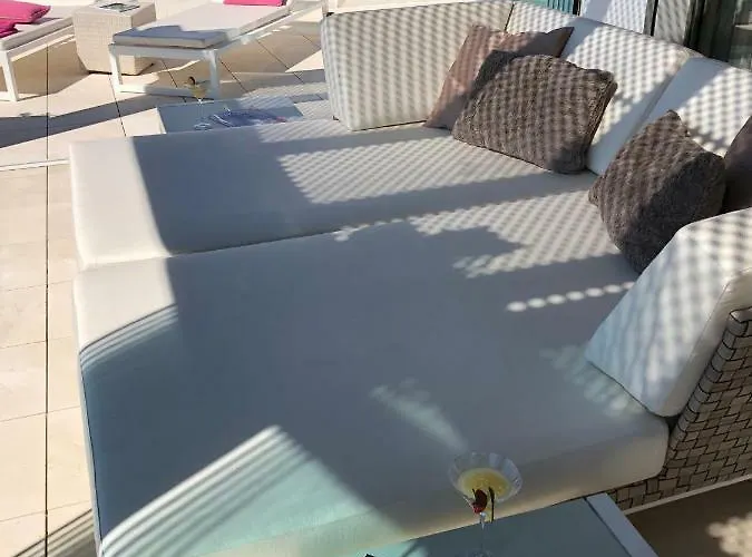 Flamingos Tee 6 Apartment *