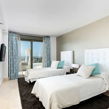 Flamingos Tee 6 Apartman Estepona