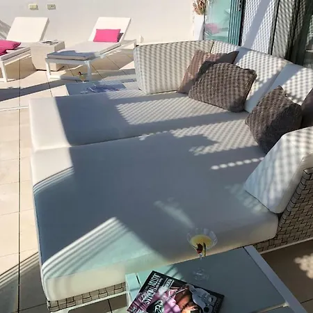 Flamingos Tee 6 Apartment *