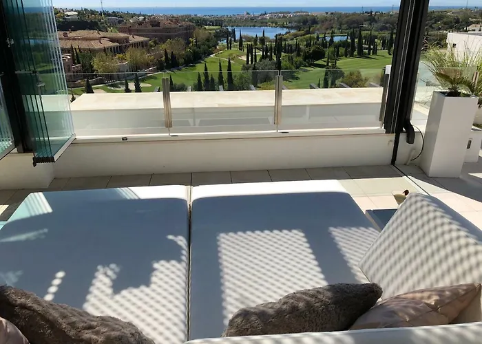 Flamingos Tee 6 Daire Estepona